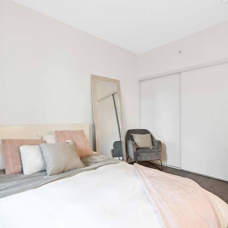 Condo In The City Toronto Exterior photo