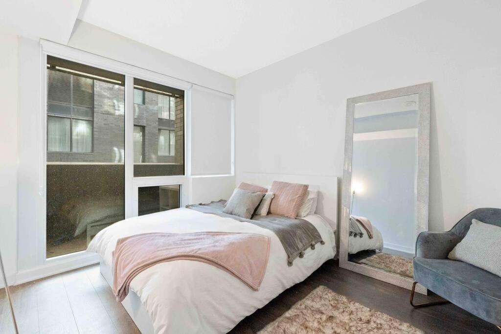 Condo In The City Toronto Exterior photo